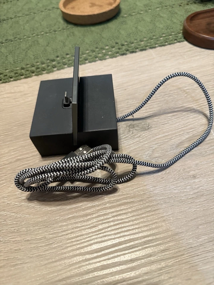 Native Union Weighted DOCK for Apple iPhone 15 14 Pro Max 13 12 11 XS Max XR X - Image 3 of 4