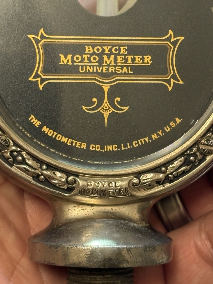 ANTIQUE EARLY 1900S BOYCE MOTOMETER UNIVERSAL W/ BEAUTIFUL LEAF