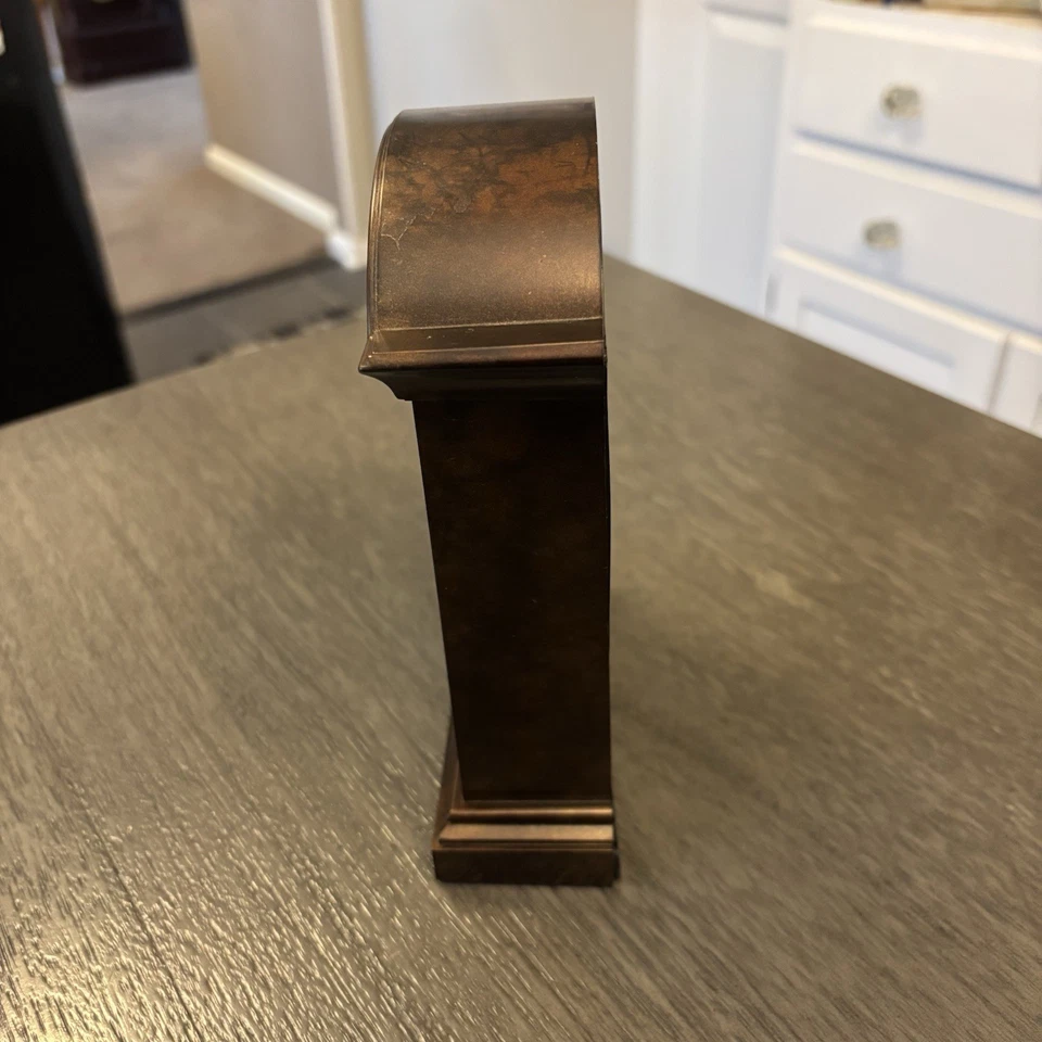 Traditional English Style Quartz Mantel Desk Clock Plastic Floral Roman Numeral - Image 3 of 4