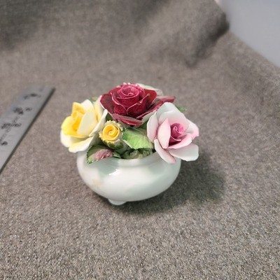 ロイヤル・ドルトンの薔薇花籠　  bone china Vintage Royal Doulton Porcelain Bone China Flower Basket Pot Roses