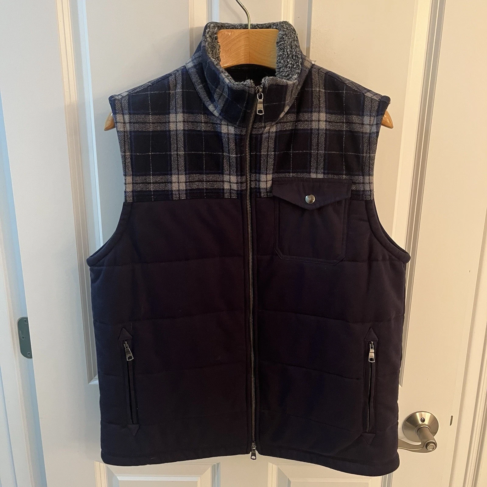 Banana Republic Puffer Vest Men Large L Blue Gray Buffalo Check Plaid Full Zip