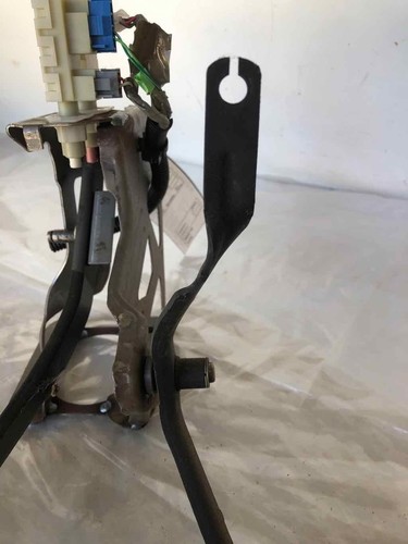 2001 CADILLAC SEVILLE SLS Floor Brake & Gas Pedal w/ Mounting Hardware Assembly - Bild 3 von 22