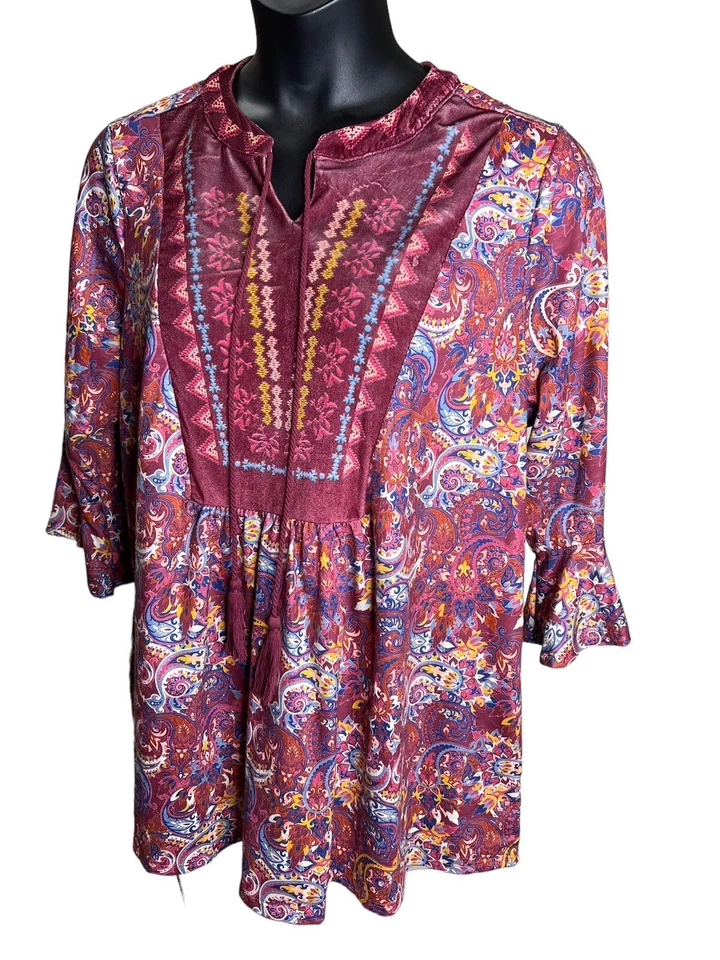 Top con corbata frontal de terciopelo floral granate Farmers Market By One World para mujer talla 2X Foto 2 de 4