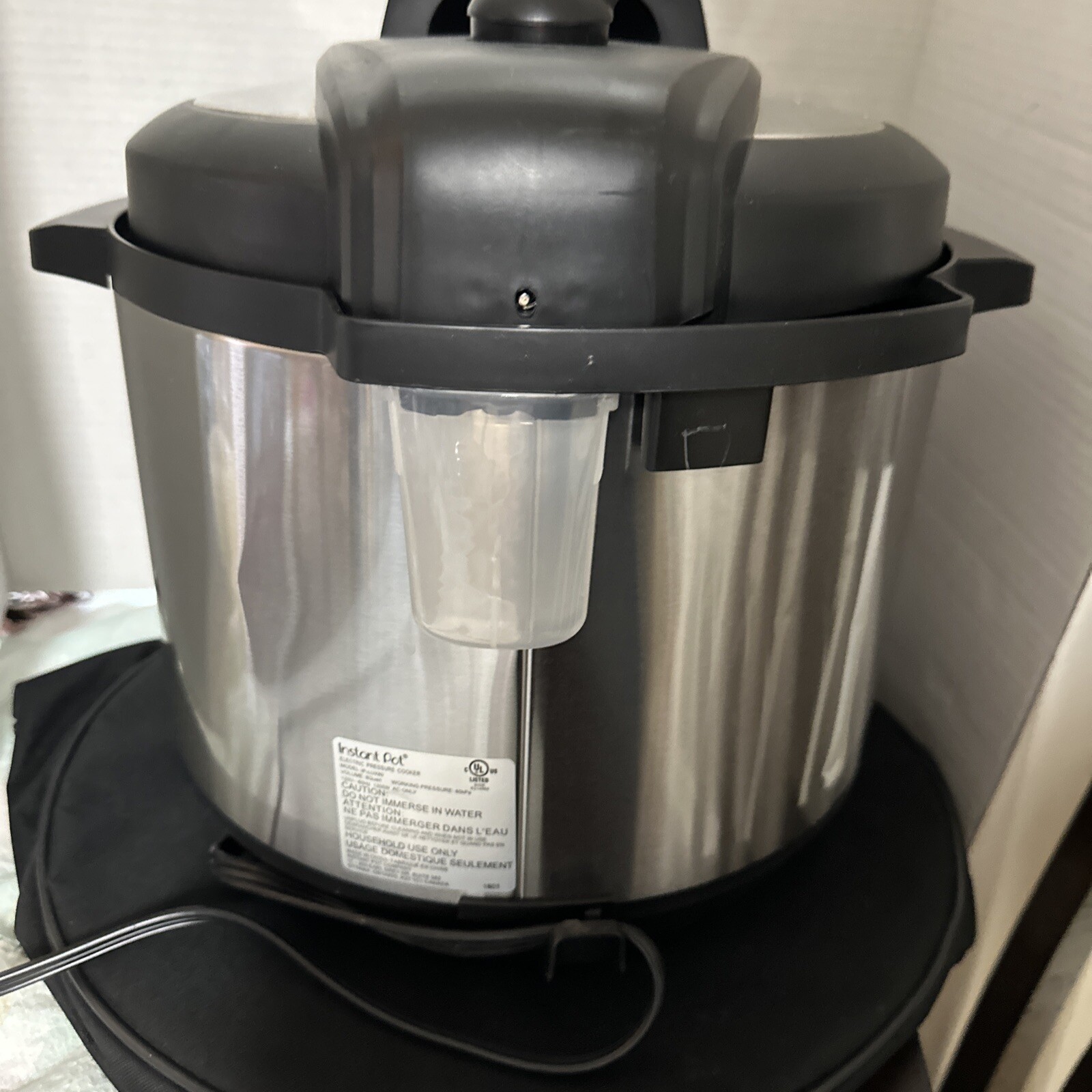 Instant Pot Duo Plus 9-in-1 Multi-Use Programmable Pressure Cooker