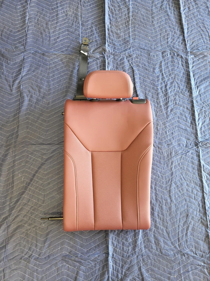 Б/у оригинальное левое верхнее заднее сиденье BMW 2-го ряда для 2022-2024 430i xDrive Gran Coupe - Изображение 2 из 4