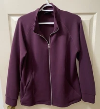 32 Heat Plum Full  Zip Jacket with 2 Zip Pockets Size Women’s Medium