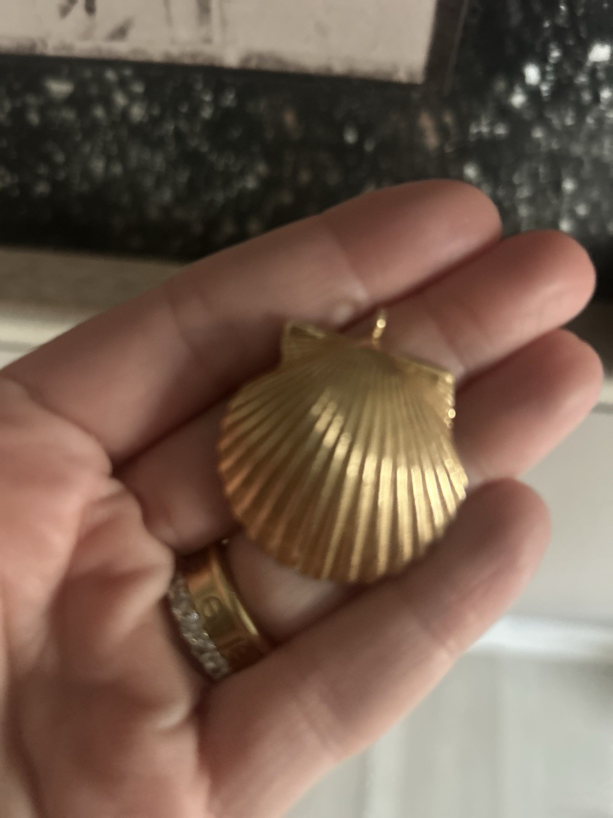 13k  Yellow Solid Gold Large Shell PendantCharm 8… - image 1