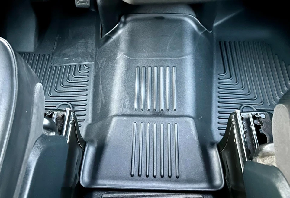 Forro Husky Liner WeatherBeater negro 1 pieza para Ford Transit 22-24 Foto 4 de 4