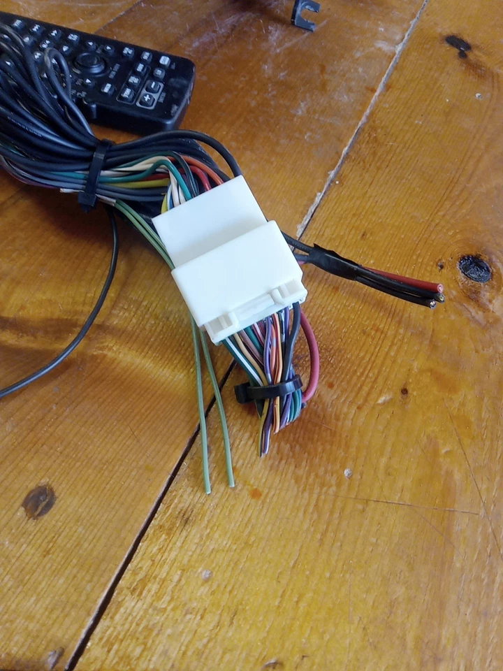 Pioneer AVH-P3200BT AM/FM/DVD Bluetooth Touchscreen * TESTED & WORKING Remote - Image 4 of 4