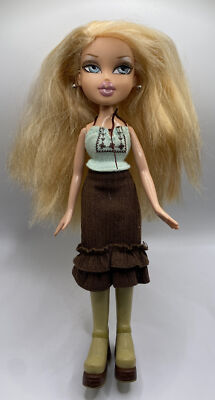 Bratz Doll CLOE 2001 Blonde Hair Blue brown dress green top boots 27308 ADE