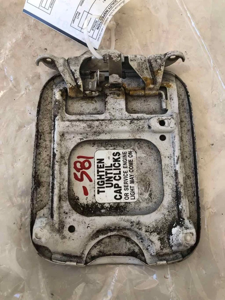 1999 - 2002 NISSAN QUEST 3.3L 6 Cylinder Fuel Tank Filler Door Gas Lid OEM - Image 3 of 4
