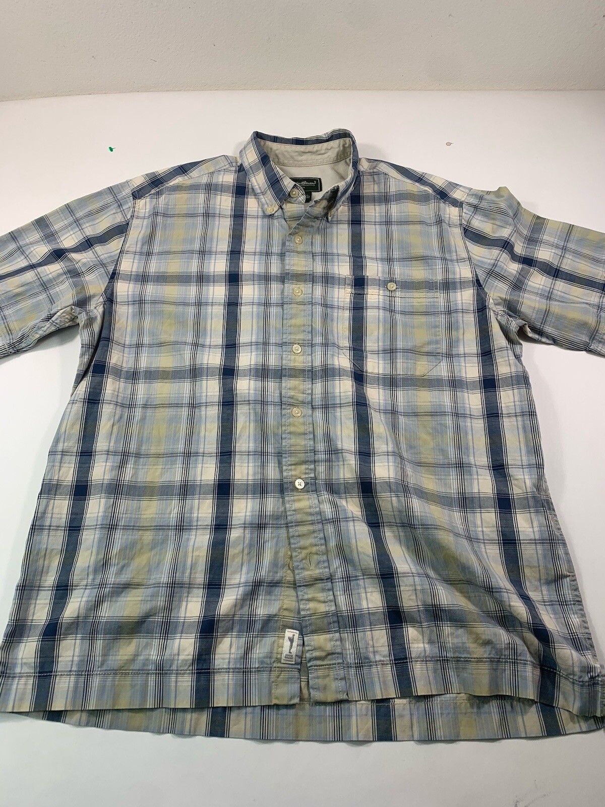 Eddie Bauer Mens Large Gray Plaid Short Sleeve Pocket Button Up Shirt