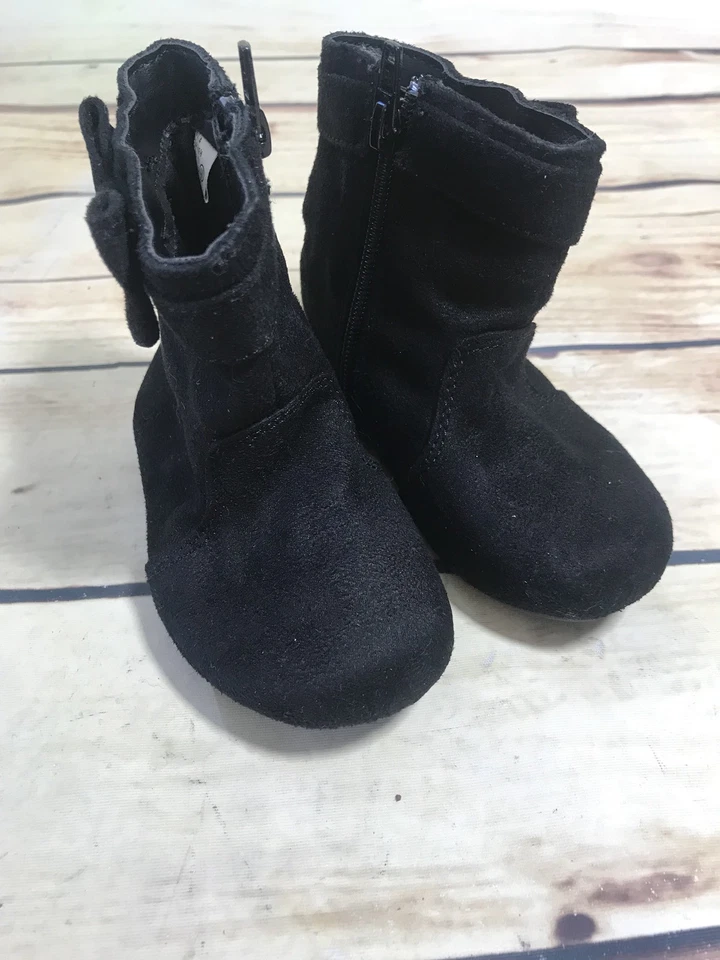 Niñas/Niños Pequeños Talla 4W DEDOS ADOLESCENTES Botas Negras Arco Cremallera Lateral Imitación Gamuza Sin Cordones Foto 2 de 4