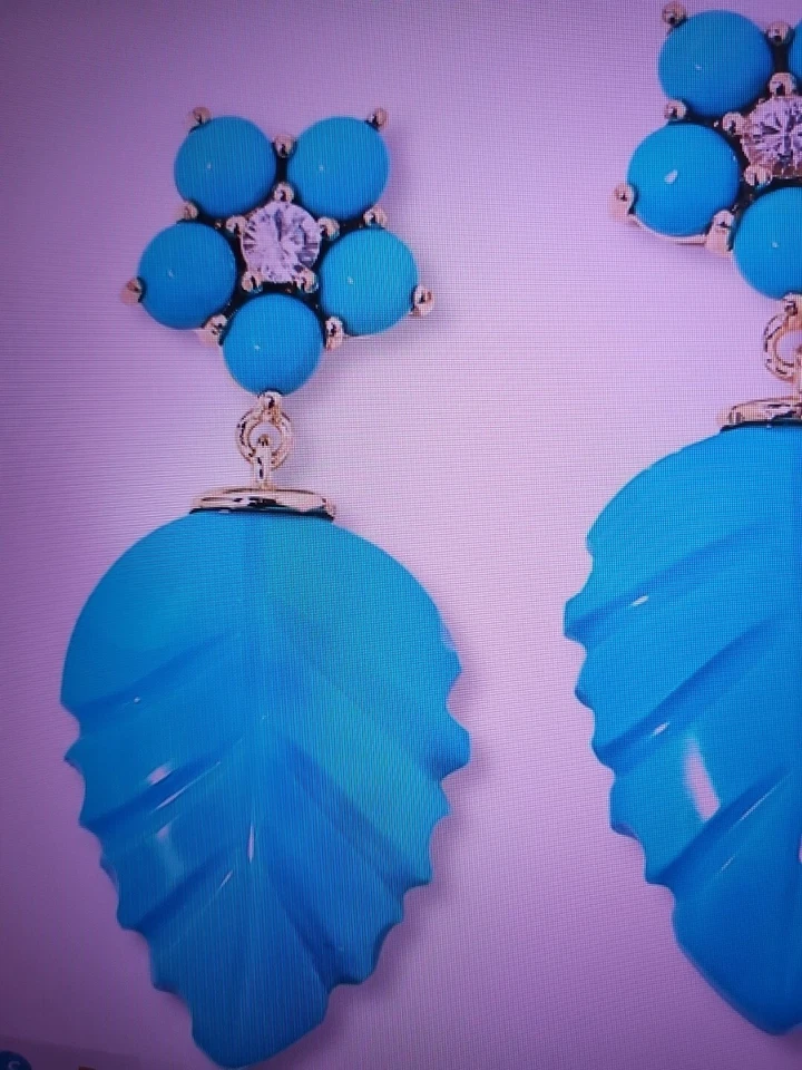 Pendientes colgantes tallados en turquesa y circón flor brodie de 1,5" Rarities nuevos sin etiquetas  Foto 3 de 4