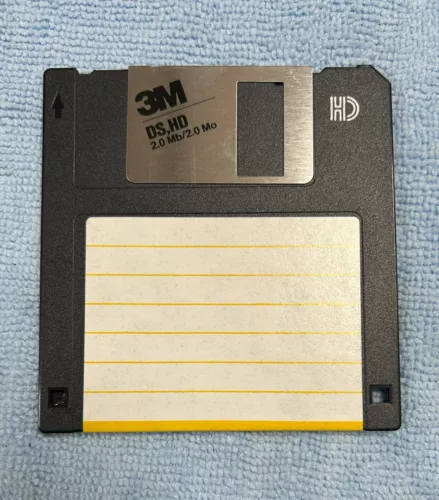 Floppy Disk, 3.5" 1.44 MB, 3M.  NEW.  + Combo Shipping is Available.