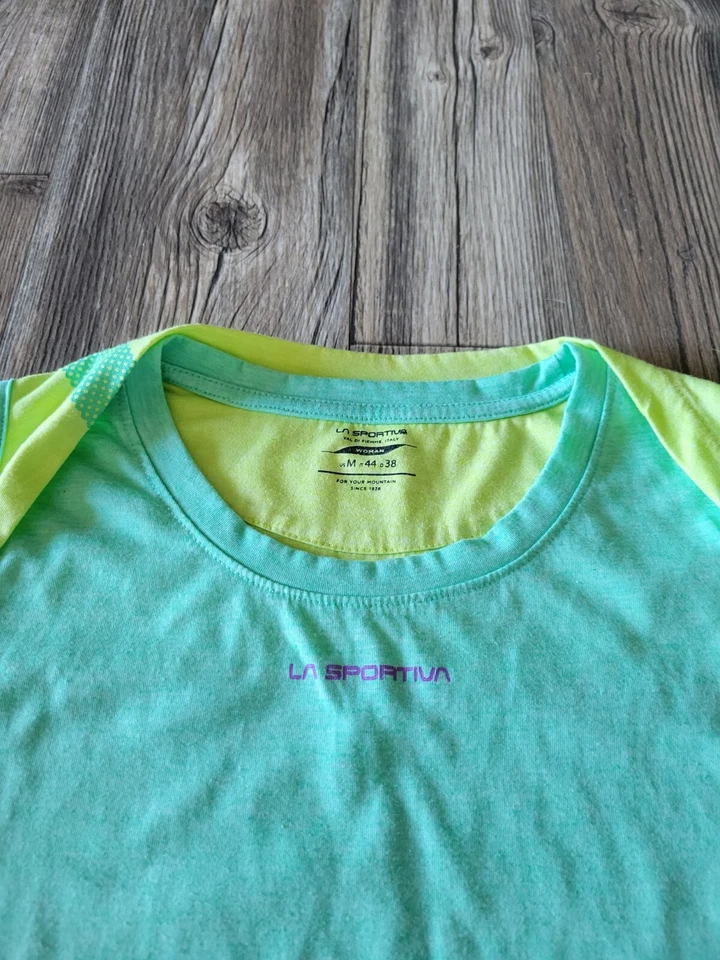 Regata feminina La Sportiva tamanho médio azul verde escalada e corrida - Imagem 2 de 4