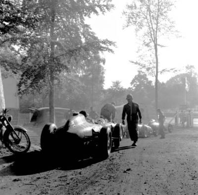 The Ferraris Are In Line To Be Fueled Before The Start 1957 OLD PHOTO