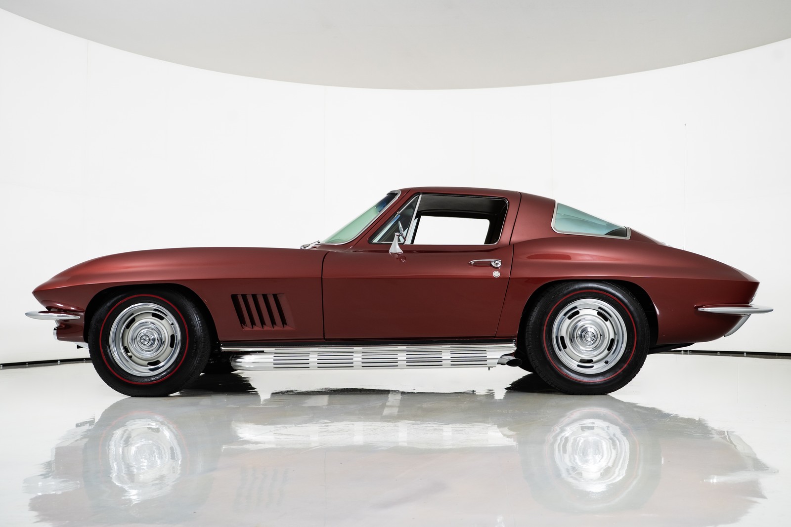 1967 Marlboro Maroon Chevrolet Corvette   | C2 Corvette Photo 3