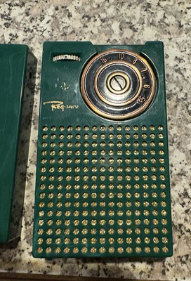Rare Vintage Tr-1G Green Regency Transistor Radio In Case