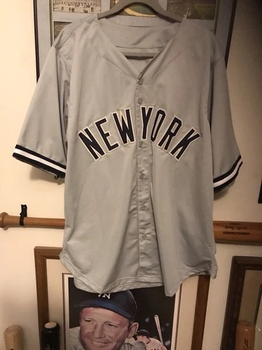 Adam Warren Autographed Baseball Jersey Yankees RSA Hologram