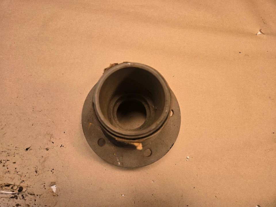 Buje estriado delantero izquierdo MGB GT OEM BTB731 Foto 2 de 4