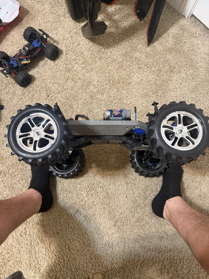 Traxxas E-Maxx 遥控汽车未经测试(存储查找)请阅读说明。  — 第 2/2 张图片