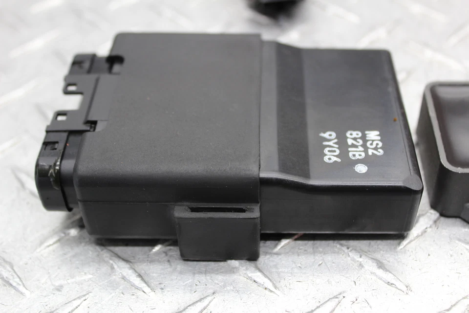 1990 HONDA CBR1000F ECU CDI CONTROLADOR DE COMPUTADOR/RETIFICADOR E SENSOR DE SINAL - Imagem 2 de 4