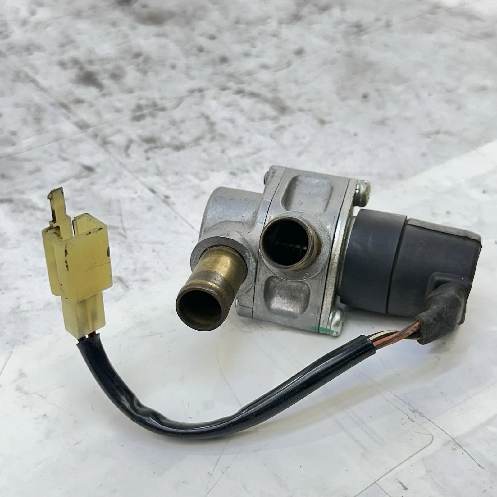 2013 - 2017 TRIUMPH DAYTONA 675 Luftansaugventil Magnetventil Schalter