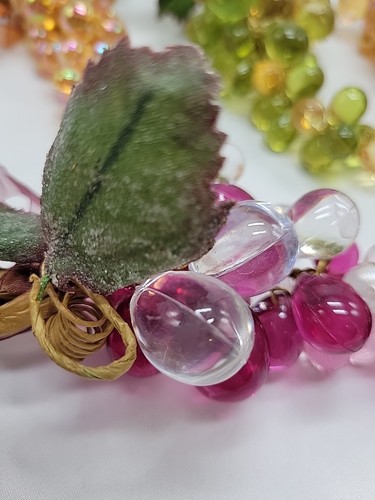 5 Vintage Lucite bunte Trauben Acryl facettiert Perlen gezuckerte Blätter - Bild 7 von 10