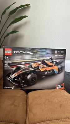 LEGO TECHNIC: Neom Mclaren Formula E Race Car (42169)