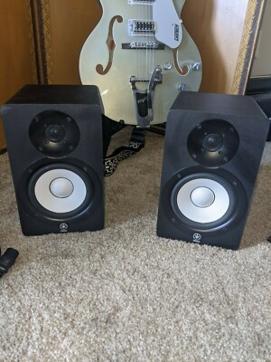 Yamaha HS50M M Active Studio Monitor (One is working/other needs