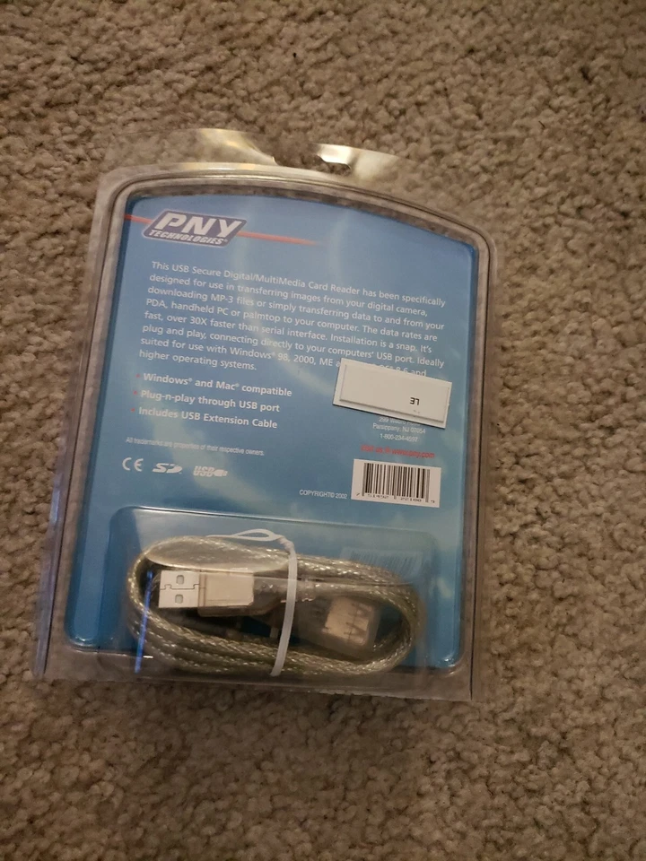PNY USB Card Reader with USB extension cable New and Factory Sealed - Image 2 of 4
