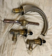 American Standard Amarilis Lexington Satin/Brass Mixage 8970 Series Bath Filler