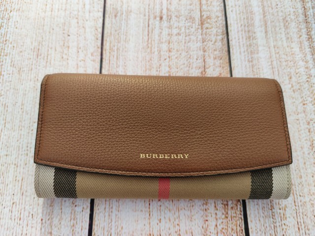 burberry women's wallet sale