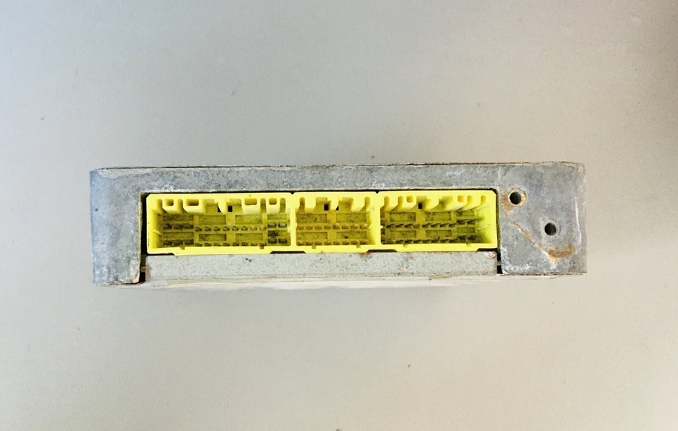 Ford Probe 1993 ECM KL07 18 881C Foto 3 de 4