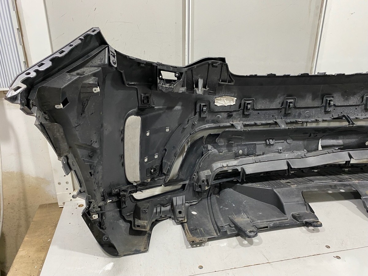 2017-2020 LAND ROVER DISCOVERY HSE SE FRONT BUMPER COVER OEM HY3M