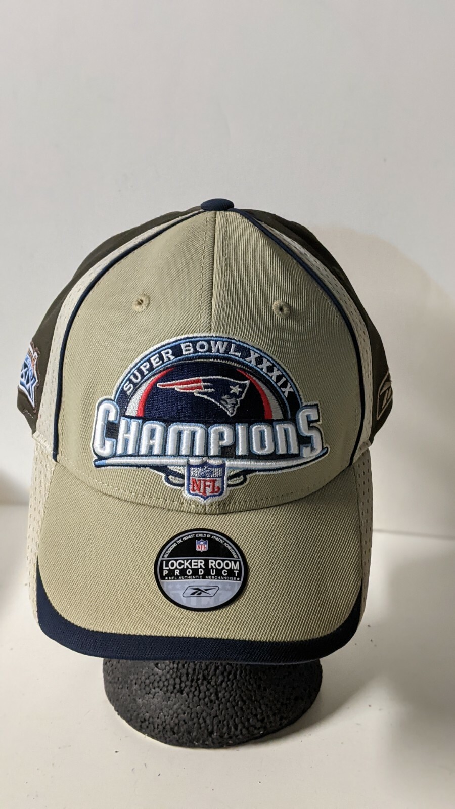 NFL Reebok Locker Room Super Bowl XXXIX Champions Hat New England Patriots