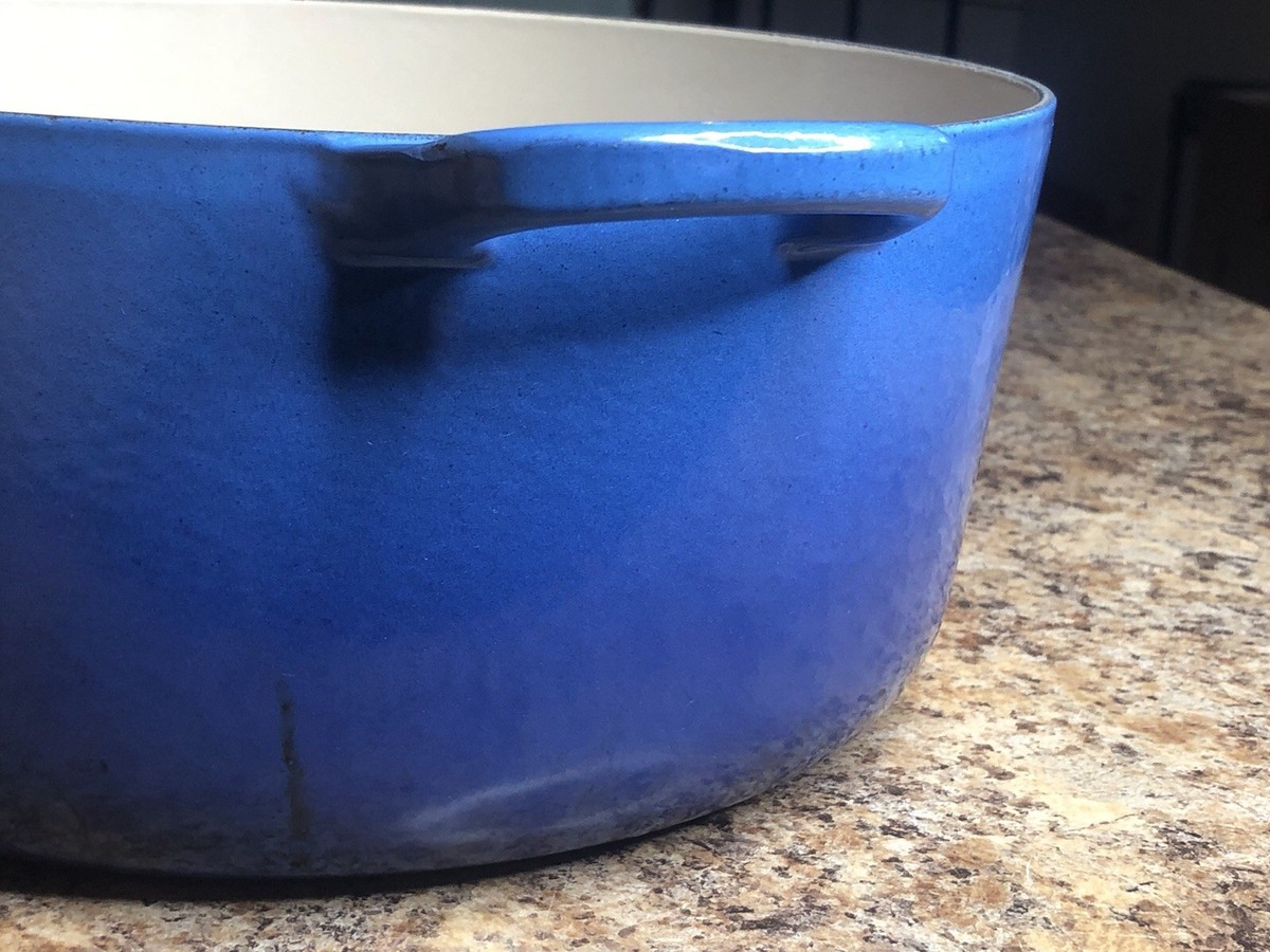 Le Creuset #28 Round Dutch Oven Cast Iron Blue No Lid 7 1/4 Quart