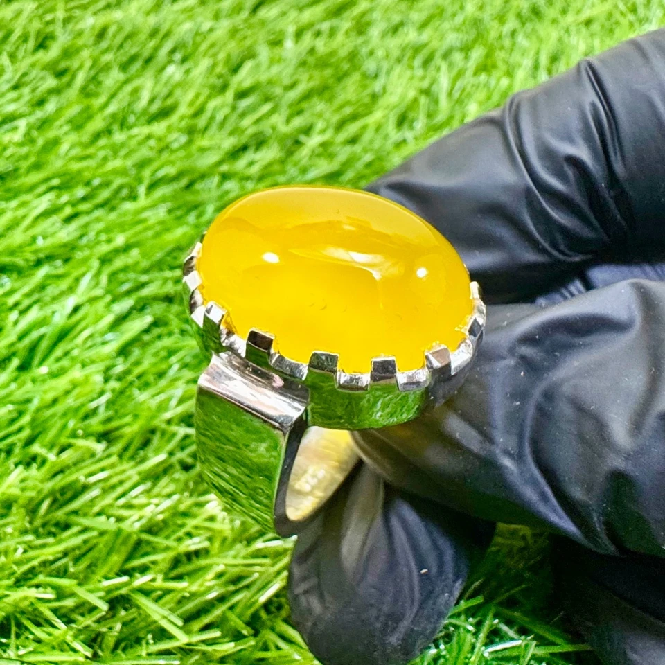 Anillo Aqeeq amarillo yemení grande natural para hombre anillo de ágata Hakik hecho a mano Foto 2 de 4