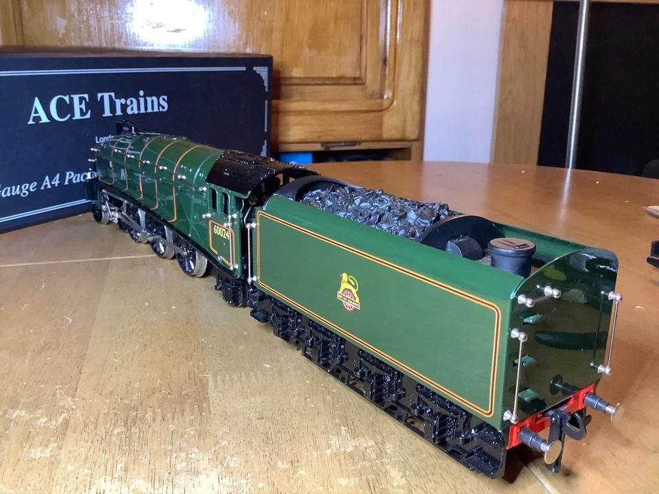 Ace Trains O Gauge 3 Rail AC/DC BR Green 4-6-2 A4 Class Loco 60024 Kingfisher - Image 4 of 4
