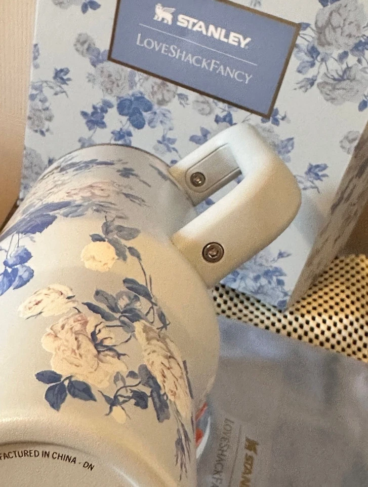 Stanley x Love shack Fancy 40 oz Everblooming Rosettes Quencher Blue AUTHENTIC - Image 3 of 4