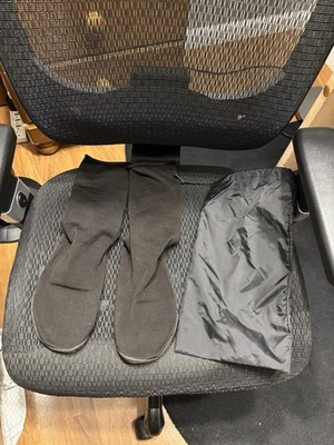 Yeezy Pods Mid Calf Crew Socks Black Men's Yeezy Pods Style Size 2 