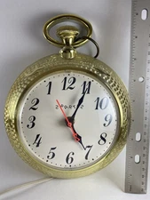 VTG SPARTUS Clock Reverse Time Backwards Pocket Watch Novelty Wall Bar WORKS