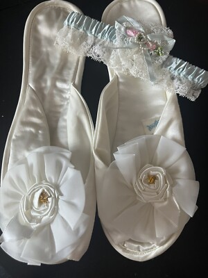 Vintage Bridal Slippers & Lace Garter , New , Mayde  Size 8.5-9