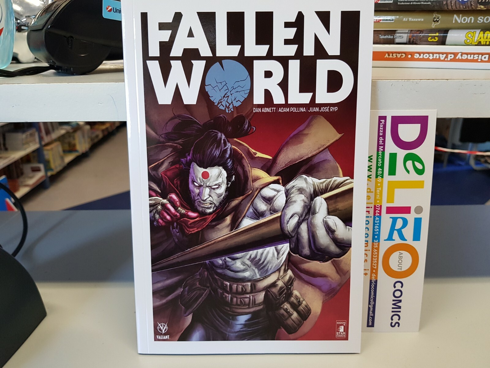 FALLE WORLD Ed. STAR COMICS SCONTO 5%