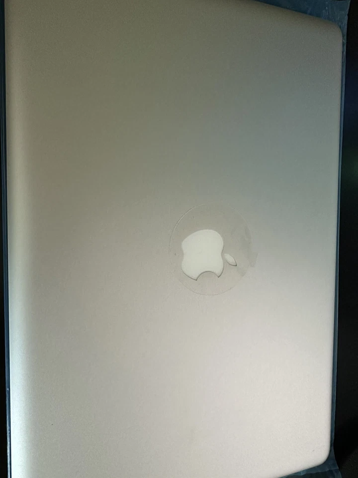 MacBook Pro A1297 17" Early 2010 MC024LL/A LCD Screen Display Silver 661-5470 - Image 2 of 2