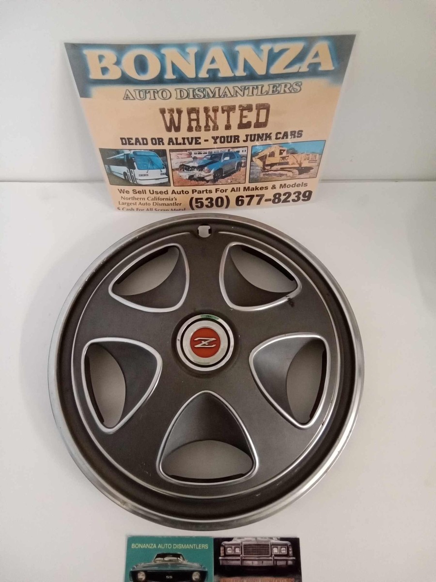 HUB CAP OEM USED 240Z 280Z 260Z 72 73 74 75 14