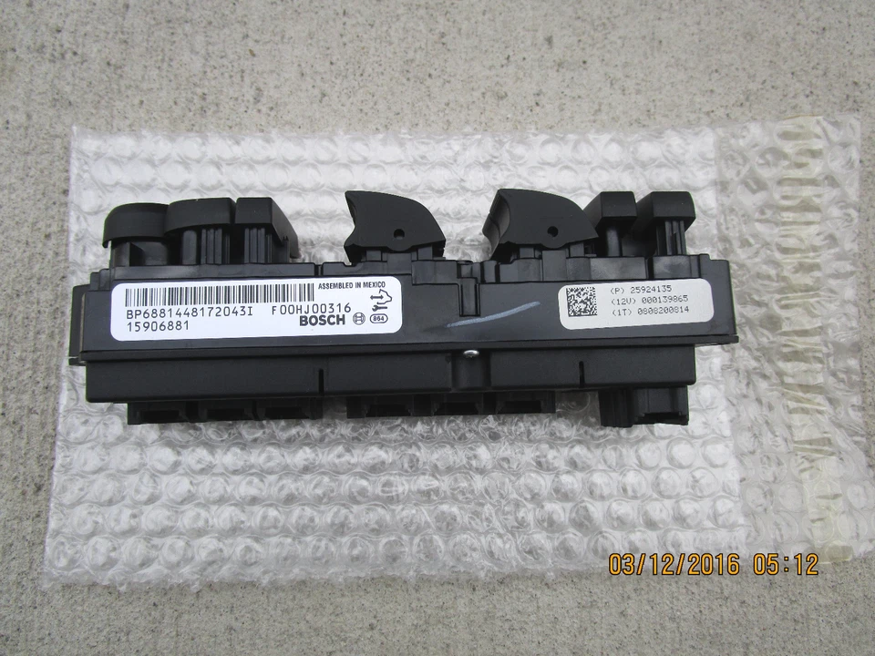 07-13 CADILLAC ESCALADE EXT CONDUCTOR DELANTERO IZQUIERDO MAESTRO INTERRUPTOR VENTANA ELÉCTRICA FABRICANTE DE EQUIPOS ORIGINALES NUEVO Foto 3 de 4