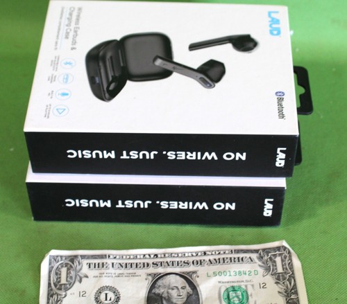 Two Set (2) LAUD Bluetooth EARBUDS w/ Charging Cases Both New in The Box - Afbeelding 5 van 5