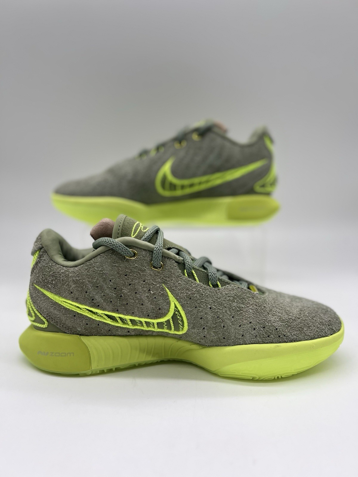 Mens Size 8.5 Nike Lebron XXI Oil Green Volt Shoe FV2345 302 NEW